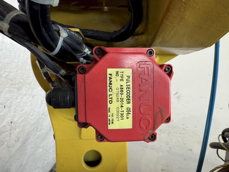 FANUC M-6iB/20 6 AXIS ROBOT W/ R-J3IB CONTROLLER. STOCK # 1005624