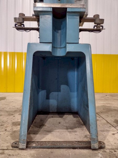 5.5 TON AIR HYDRAULICS MODEL #C-300 PNEUMATIC PRESS 6" STROKE: STOCK #20660