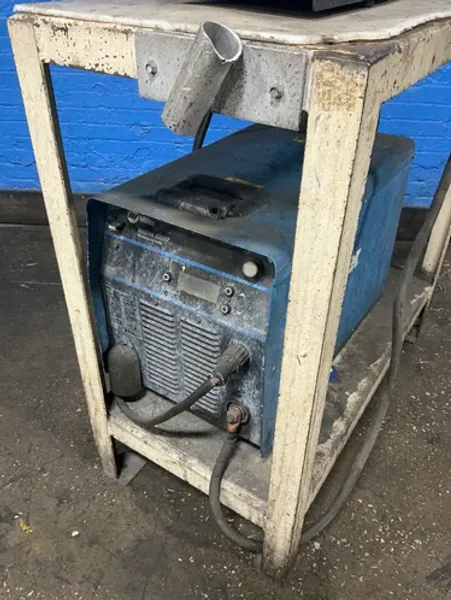 Miller  450 A  Welder  - Invision 456mp