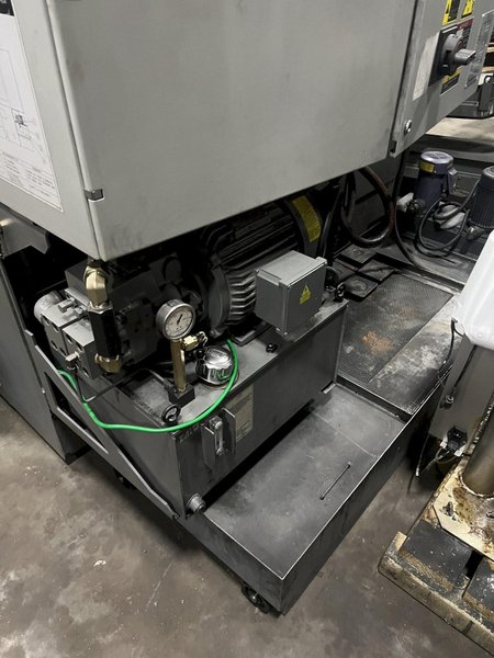 HYUNDAI KIA 31.5&quot; CNC VTL WITH LIVE TOOLING AND 15&quot; 3 JAW CHUCK, FANUC 21iT CONTROL, MODEL SKT-V5RM, NEW 2009