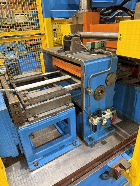 30 STAND X 1.5" RLM ROLLFORMER LINE TOOLED FOR GUTTER TOPPER 2003 20" ROLL SPACE: YOBRO 25922