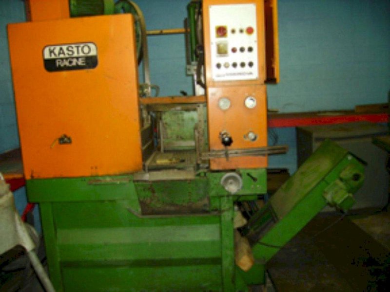 10.25" X 10.25" KASTO MODEL SSB260VA FULLY AUTOMATIC VERTICAL BANDSAW. STOCK # 1061923.
