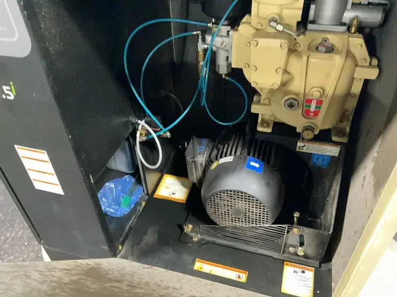 Ingersoll Rand  10 Hp Air Compressor  - R7.5i-a125