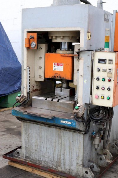 150 TON YAO SHENG MODEL TUVB-1J0P HYDRAULIC PRESS: STOCK 68628