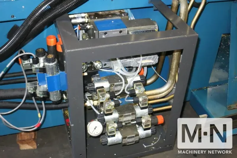 220 TON 6.2 OZ /0.6 OZ ARBURG MODEL 2-COLOR 570C2000-800/60 INJECTION MOLDING  MFG 2005