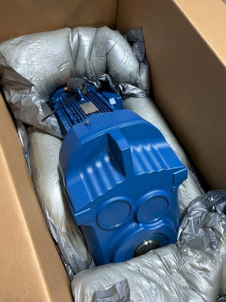 SEW-EURODRIVE 7.5 HP GEAR DRIVE