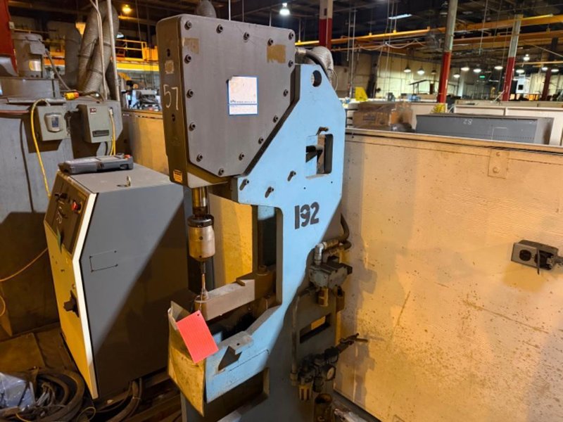 10 TON BTM MODEL #P10F TOG-L-LOC AIR TOGGLE SHEET METAL PRESS: YOBRO #24796