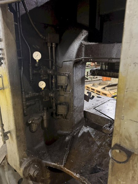 110 TON BLISS MODEL #C-110 OBI STAMPING PUNCH PRESS 6" STROKE : YOBRO #24268