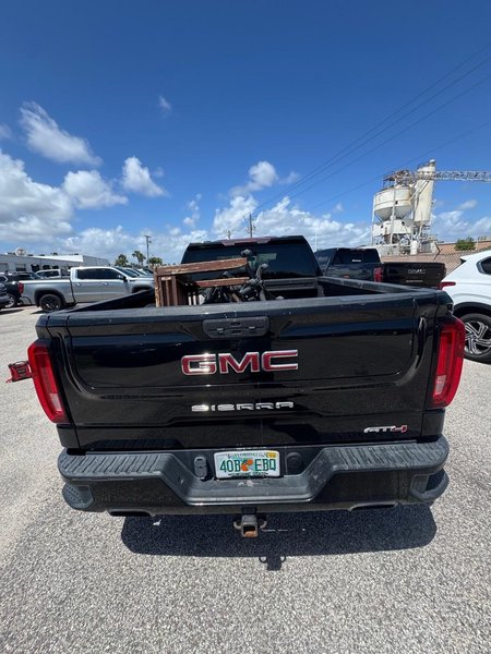 GMC Sierra 1500 AT4 4×4 Crew Cab Pickup, 2021 – 6.2L V8