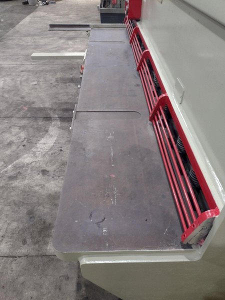 10' X 1/4" ACCURPRESS MODEL #825010 LP ACCURSHEAR HYDRAULIC SHEAR: YOBRO #24451