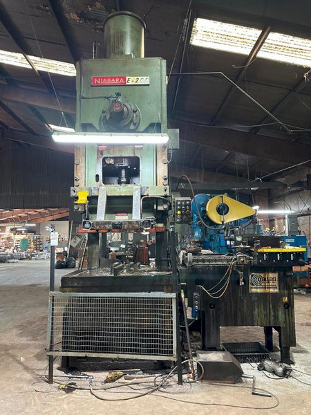 200 TON NIAGARA MODEL #E-200 OBI PUNCH PRESS 8" STROKE :  YOBRO #26140