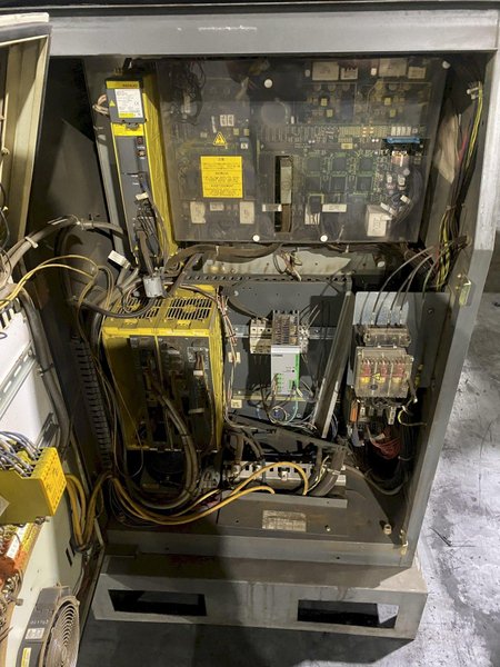 FANUC – R-2000i/165F w/ R-J3iB Controls PARTS ONLY
