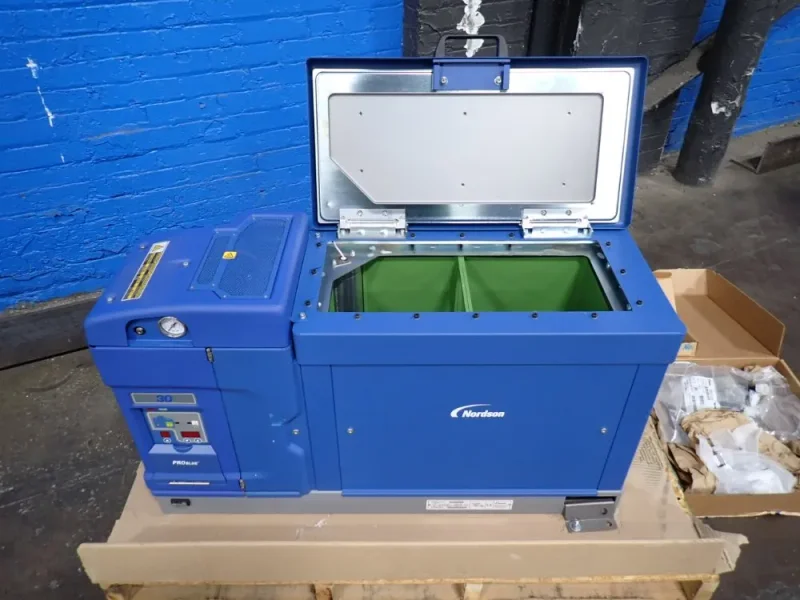 NORDSON 19" X 8" X 12" ADHESIVE MELTER  -  PROBLUE 30 1049329