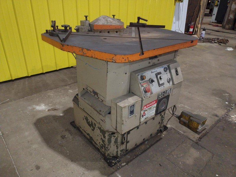 8-5/8&quot; X 8-5/8&quot; X 1/8&quot; AMADA MODEL CS-220 HYDRAULIC NOTCHER: STOCK #12212