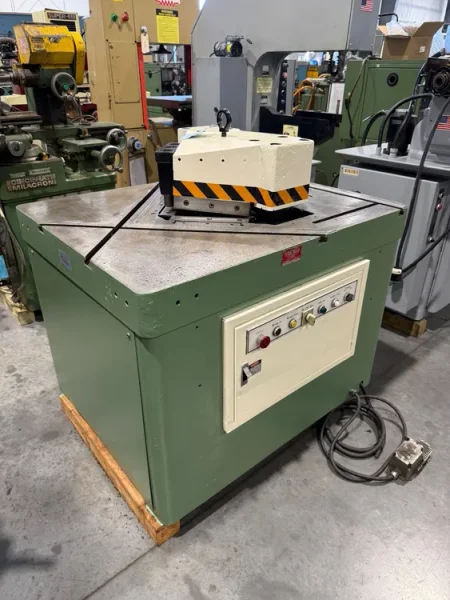 CHICAGO D&amp;K HN-25 ¼” Hydraulic Notcher USA #8134