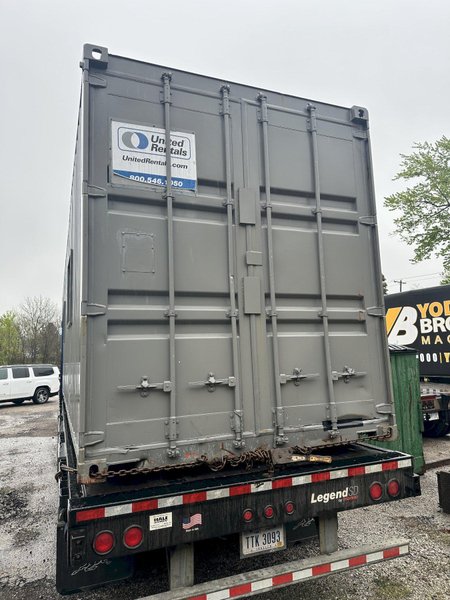 40&#039; PORTABLE OFFICE STORAGE CONTAINER: STOCK #23098