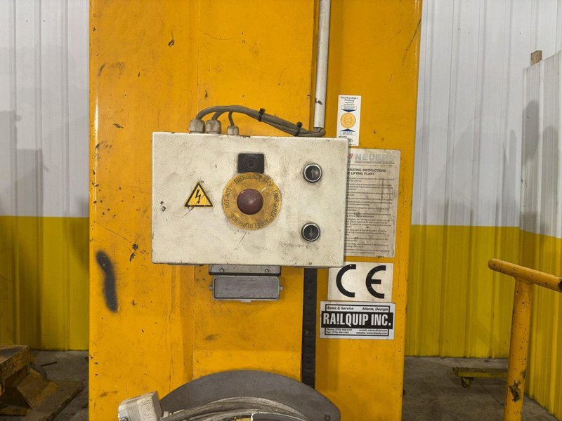 (4) 20 TON (160,000 LBS TOTAL) RAILWAY / NEUERO HEAVY DUTY MOBILE VERTICAL LIFT JACKS: YOBRO #23870