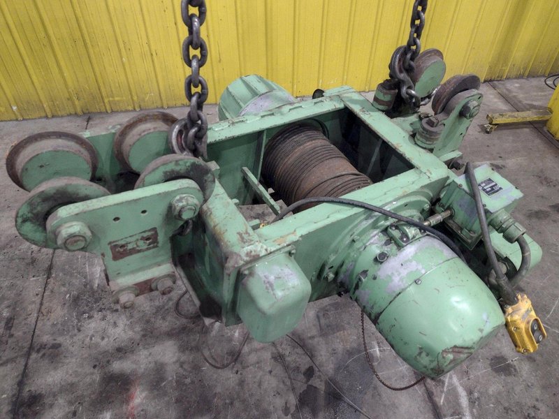 2 TON P&amp;H POWERED CABLE HOIST, WITH ROLLING TROLLEY: YOBRO #25083