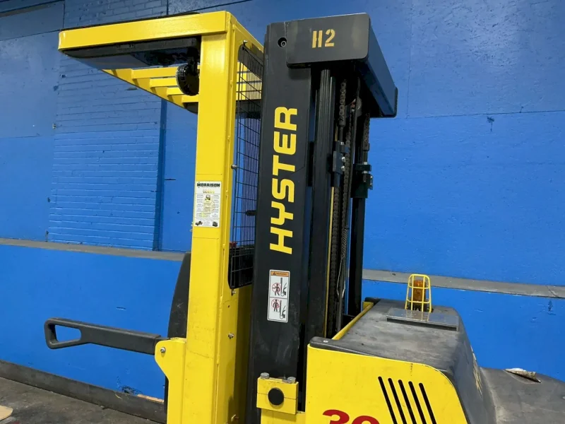 HYSTER 3000 LBS ORDER PICKER  -  R30XM3