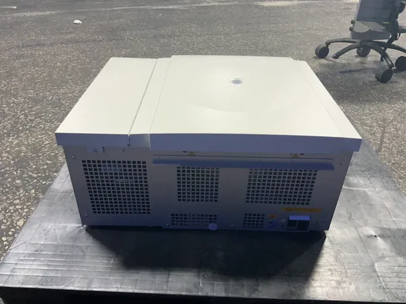 THERMO SCINTIFIC CENTRIFUGE  -  SORVALL LEGEND XTR