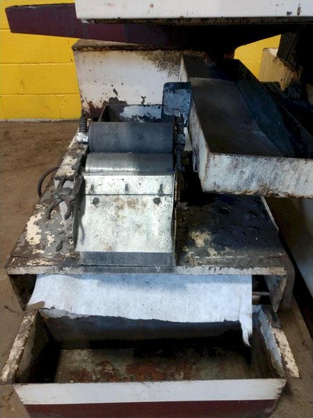 16&quot; X 32&quot; CHEVALIER MODEL #FSG1632AD HORIZONTAL 3 AXIS SURFACE GRINDER: STOCK 12711
