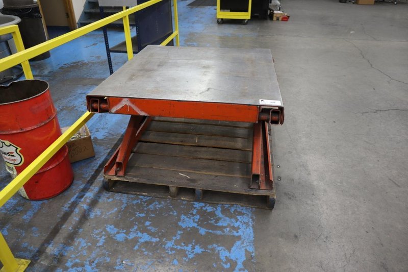 Easy Reach Scissor Table, Adjustable Height, 4,000 Lb Capacity, 40" x 42" Surface- Auction Item