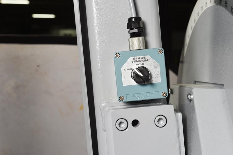 NEW - 31"H x 18"W HYD-MECH V-18 VERTICAL TILT FRAME BAND SAW