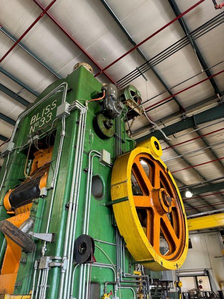 4000 TON BLISS NO. 33 KNUCKLE JOINT PRESS. STOCK # 0682824
