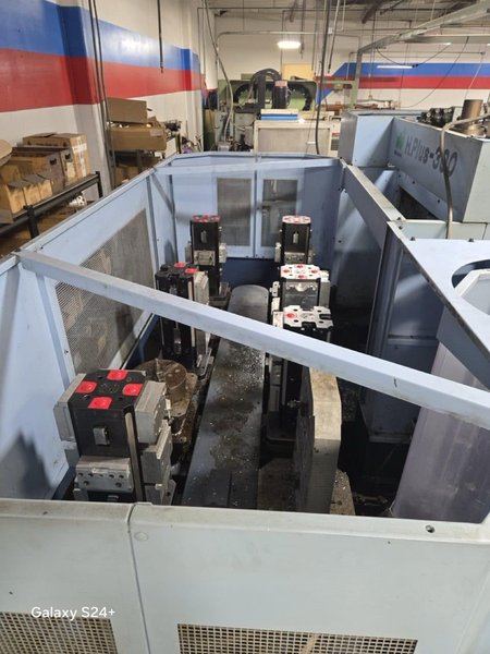 Matsuura H-Plus 300 HMC, 2006 – Chip Conveyor, Cool Through Spindle, Probing