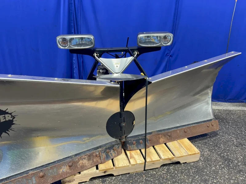 FISHER 8' 6" SNOW PLOW  -  86 XV2