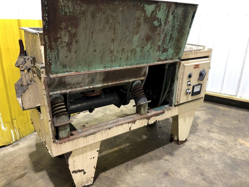 4 CUBIC FOOT ELECTRO-DEBURRING COMPANY  MODEL #R32 TUB TYPE VIBRATORY FINISHING MACHINE : STOCK #17209