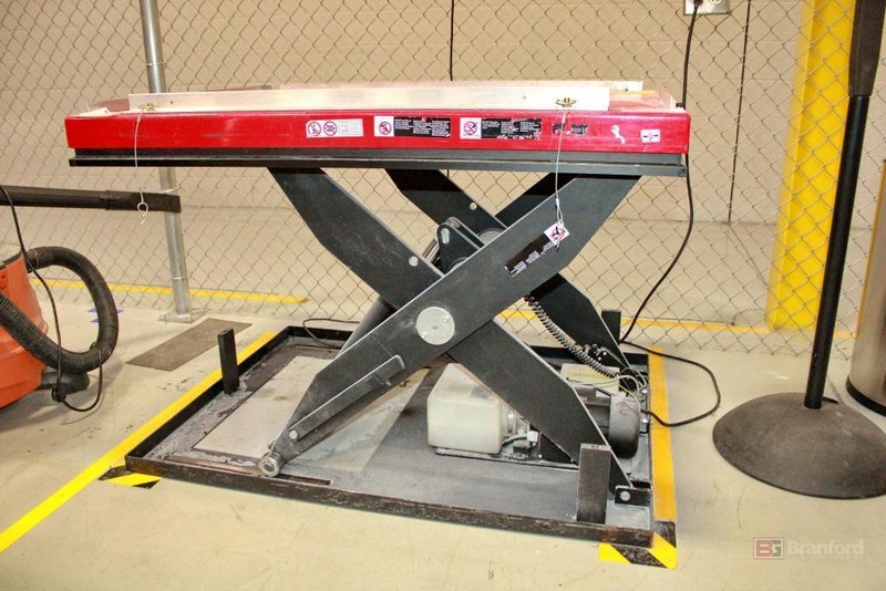 3000 LBS DAYTON HYDRAULIC SCISSOR TABLE: STOCK #78320