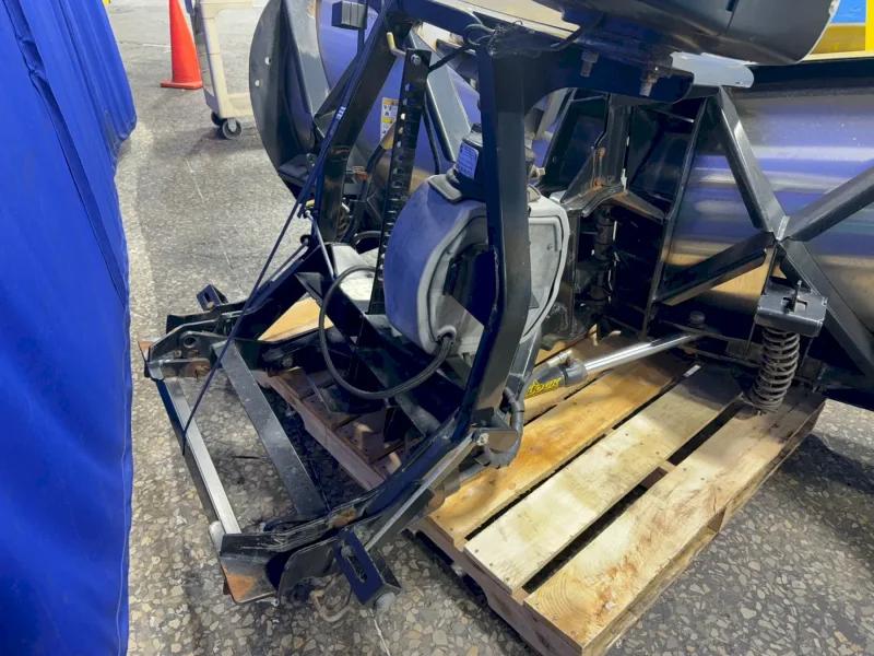 FISHER 8' 6" SNOW PLOW  -  86 XV2
