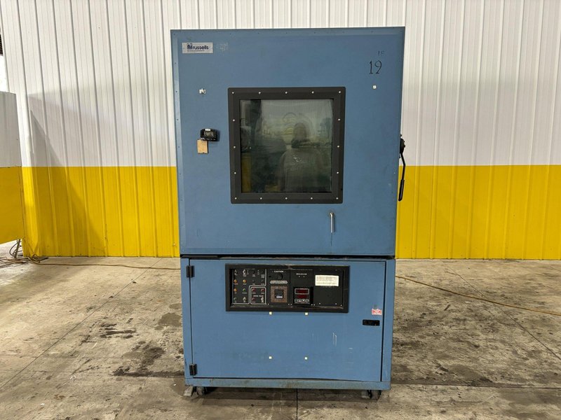 RUSSELLS MODEL #GD-32-3-3 ENVIRONMENTAL CHAMBER: STOCK #20979