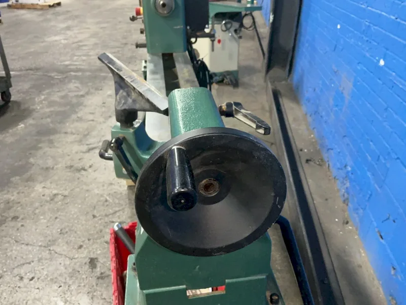 GRIZZLY 35” X 8” VARIABLE SPEED WOOD LATHE   -  G0632