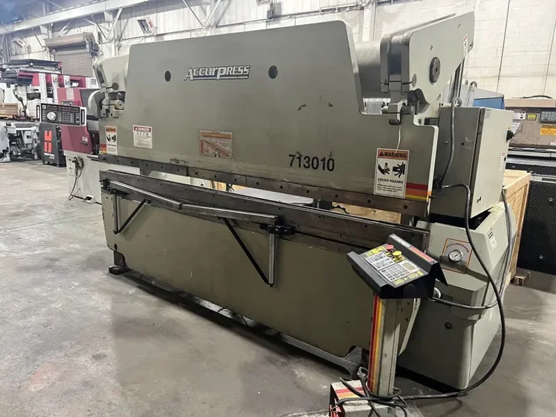 USED ACCURPRESS 130 TON X 10' HYDRAULIC CNC PRESS BRAKE MODEL 713010 Year: 2000