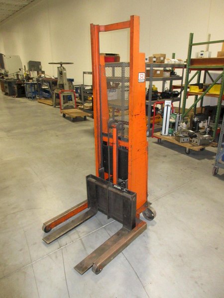 Economy CWF-56-26 Electric Straddle Pallet Stacker- Auction Item
