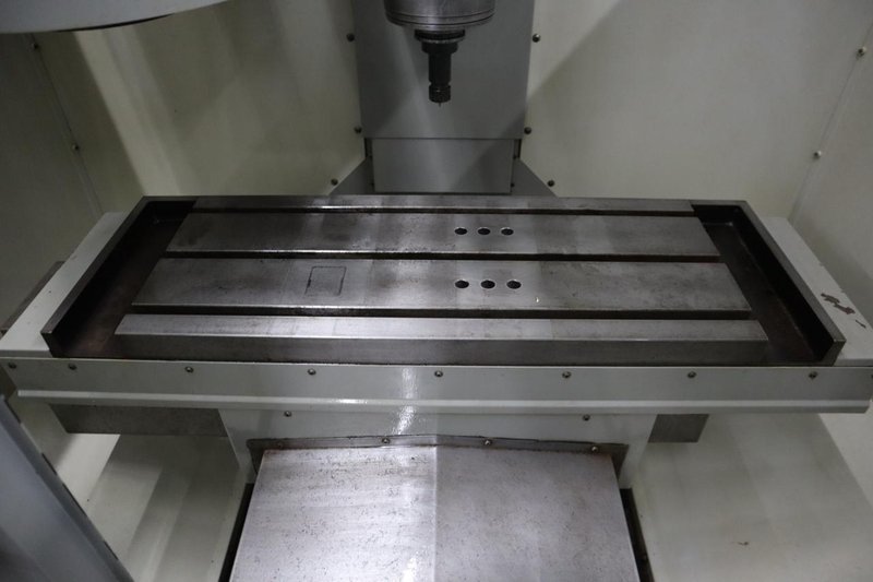 Haas Mini Mill CNC Vertical Machining Center, 16"x12"x10", CT40 Taper, 10 Station ATC, Coolant System, New 2001