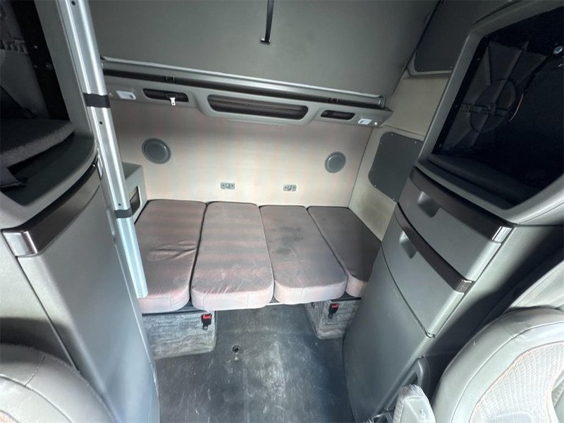 2024 Volvo VNL64T860 4V4NC9EHXRN656677