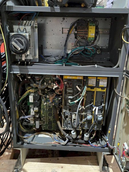 FANUC R-2000IB/210F + R30IB ROBOT ARM AND CONTROL CABINET USED