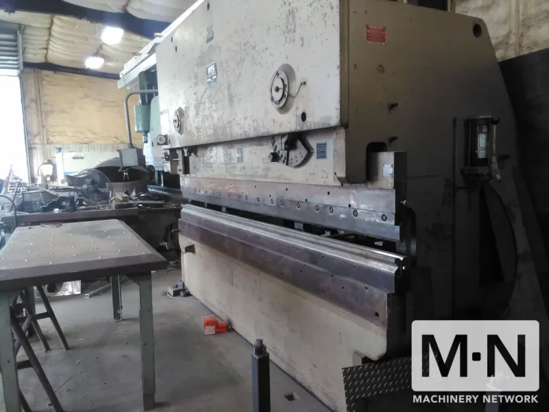 HTC 300-12H HYDRAULIC PRESS BRAKE