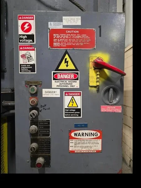 110 TON X 10&#039; PACIFIC HYDRAULIC PRESS BRAKE