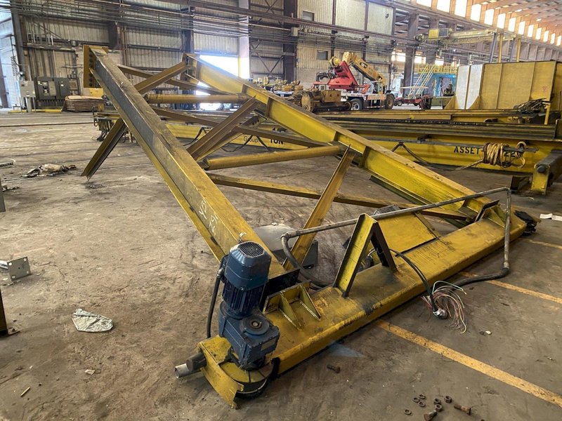 11 TON X 38&#039; PROSERV SINGLE LEG POWERED GANTRY CRANE, NEW 2015: YOBRO #24061
