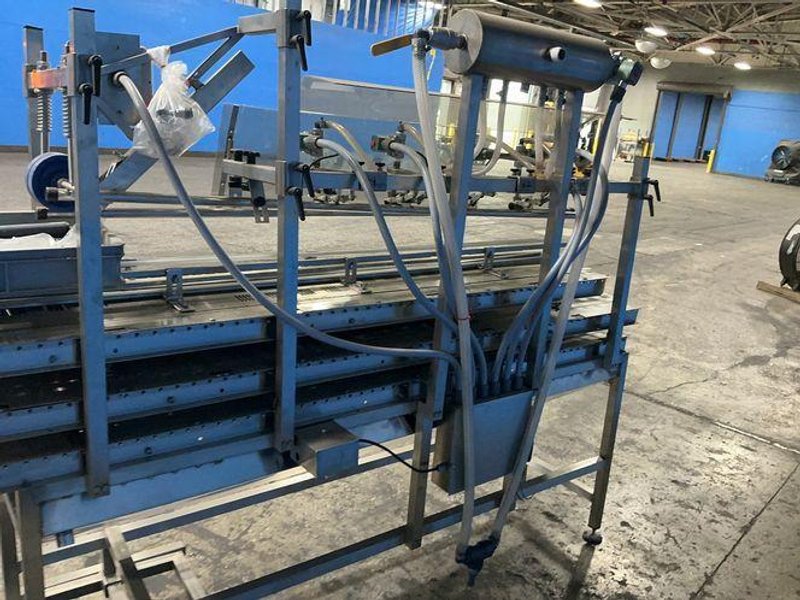 4 NOZZLES AUTOMATIC INLINE LIQUID FILLER MACHINE