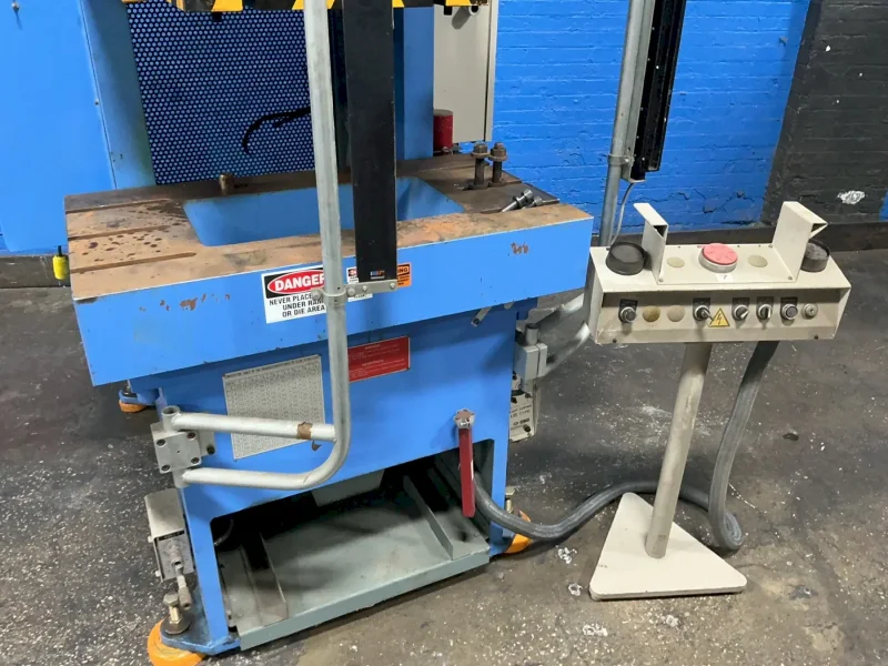 AIDA 66 TON GAP FRAME PRESS  -  NC1-60(2)