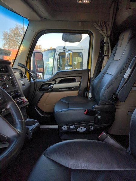 2023 Kenworth T680 1XKYD49X2PJ217864