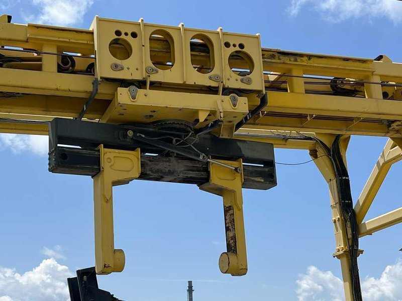 Mobile Crane Lift, Combilift Ltd., 40 Ton