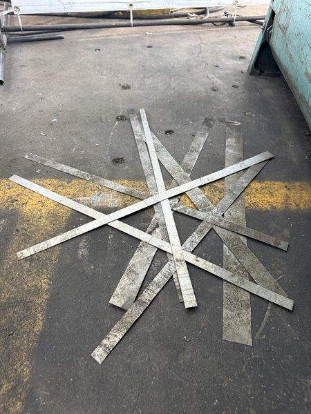 52" x 16GA WYSONG MODEL H52 HYDRAULIC SHEAR. STOCK # 1004224.