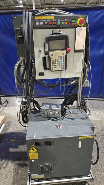 FANUC M-16i ROBOT ARM AND RJ-3 CONTROLLER W/ PENDANT USED 1999