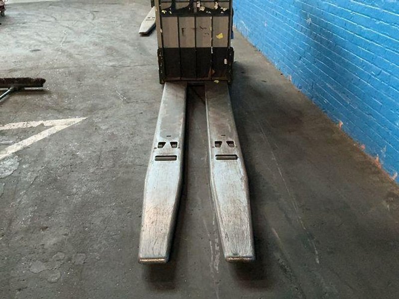 Raymond  8000 Lbs  Electric Pallet Jack  - 8410